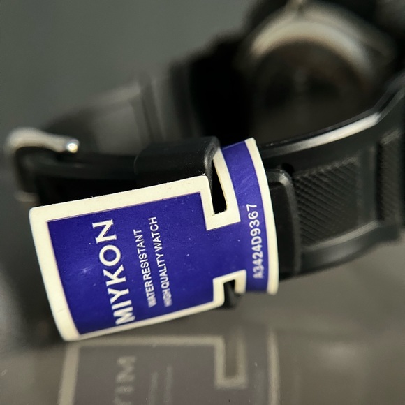 Miykon Men's Water Resistant WAtch - New with Tags - Picture 3 of 13